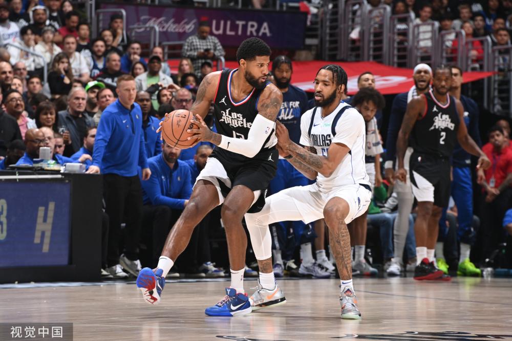 他在连续遭 他在连续遭