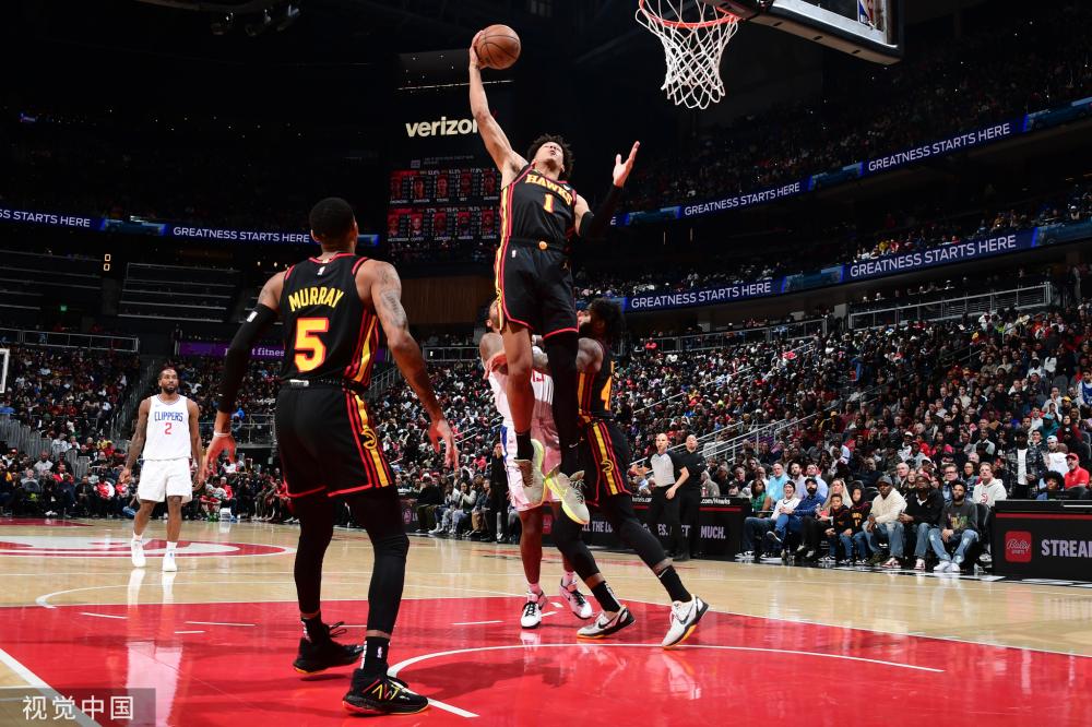 她逐渐成为 她逐渐成为