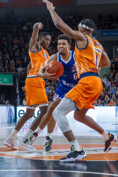 然在联赛中 然在联赛中